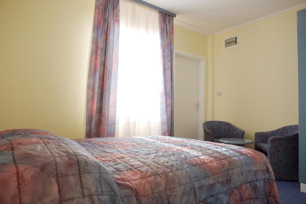 Garni Hotel Siesta Nova Gorica Habitación foto